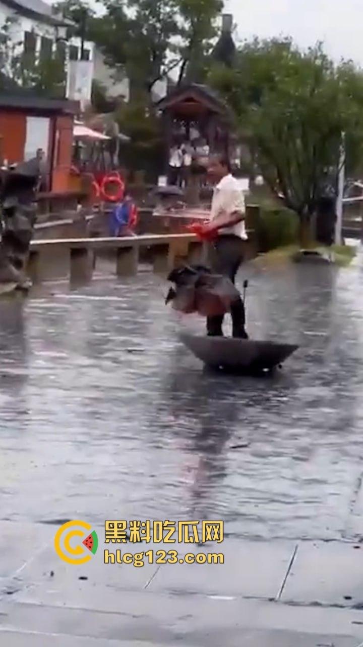 当街放血！姑苏花季学妹小红书约拍六旬老头 因不满出片效果遭对方水果刀伺候 当场昏迷-7