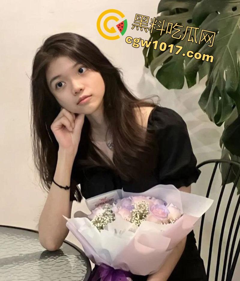 约炮安徽大学清纯05年嫩妹【姚晴晴】矜持如小白兔，粉嫩骚穴紧致一夹就喷，上位骑乘疯狂榨精，极其反差销魂！-1