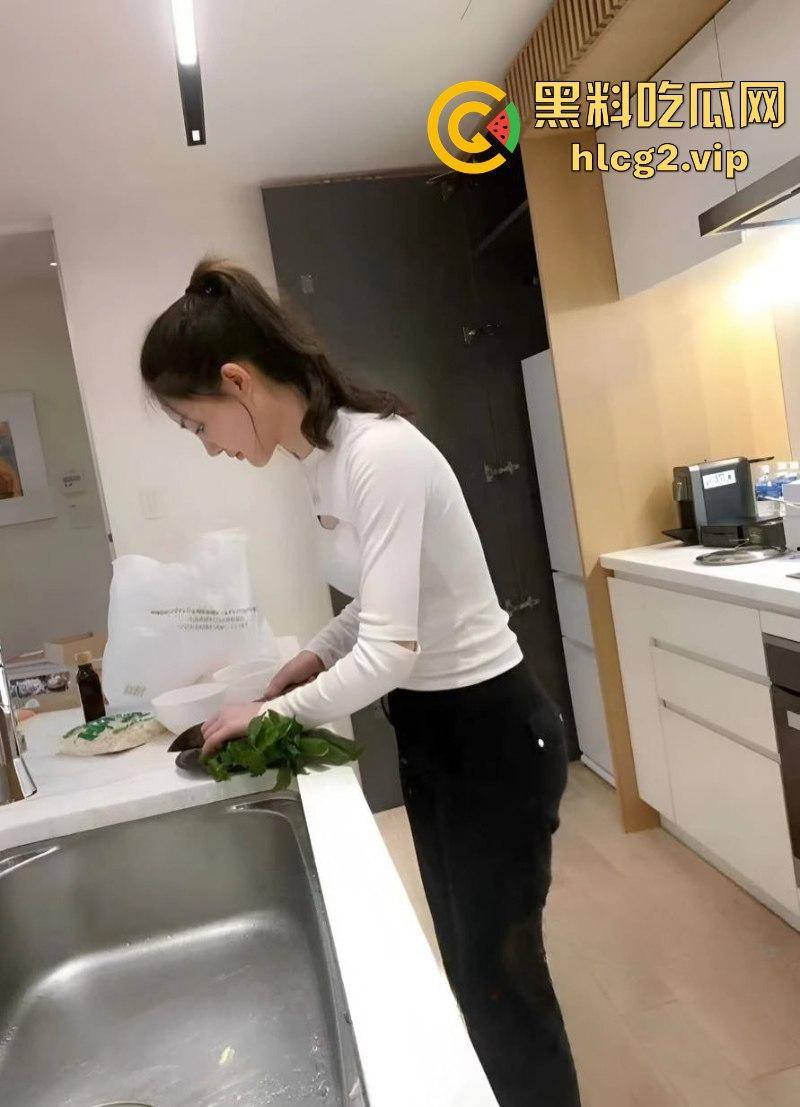 川航极品骚货空姐【周娅菲】骚穴天天求精 日常约炮 逼闲着就难受-4