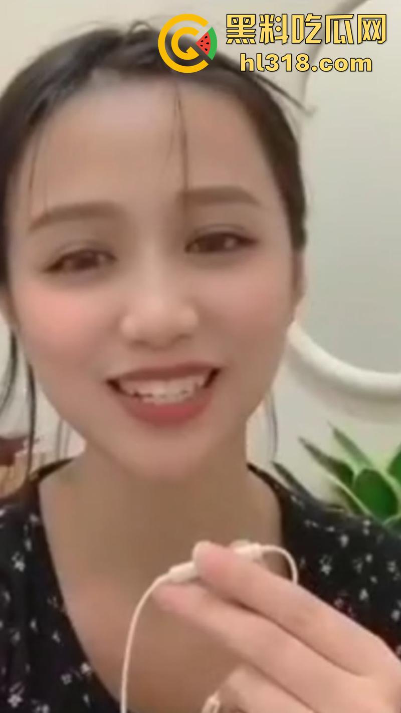 抖音少妇小网红【邓智慧】，喝多了趁酒劲和姐夫乱伦，还自拍视频勾引金主，结果私拍视频遭流出!-3