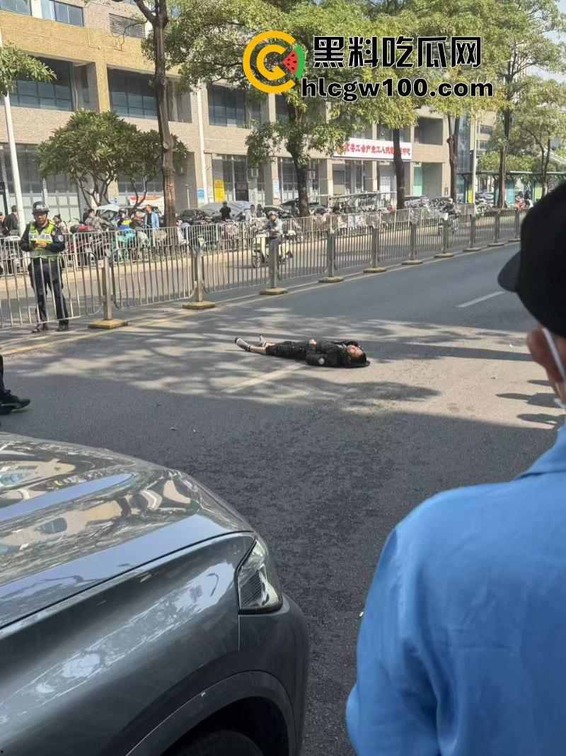 深圳福永桥头惊现亡命刀仔组团报复性随机砍人 死伤一片 还有4个在逃！-5