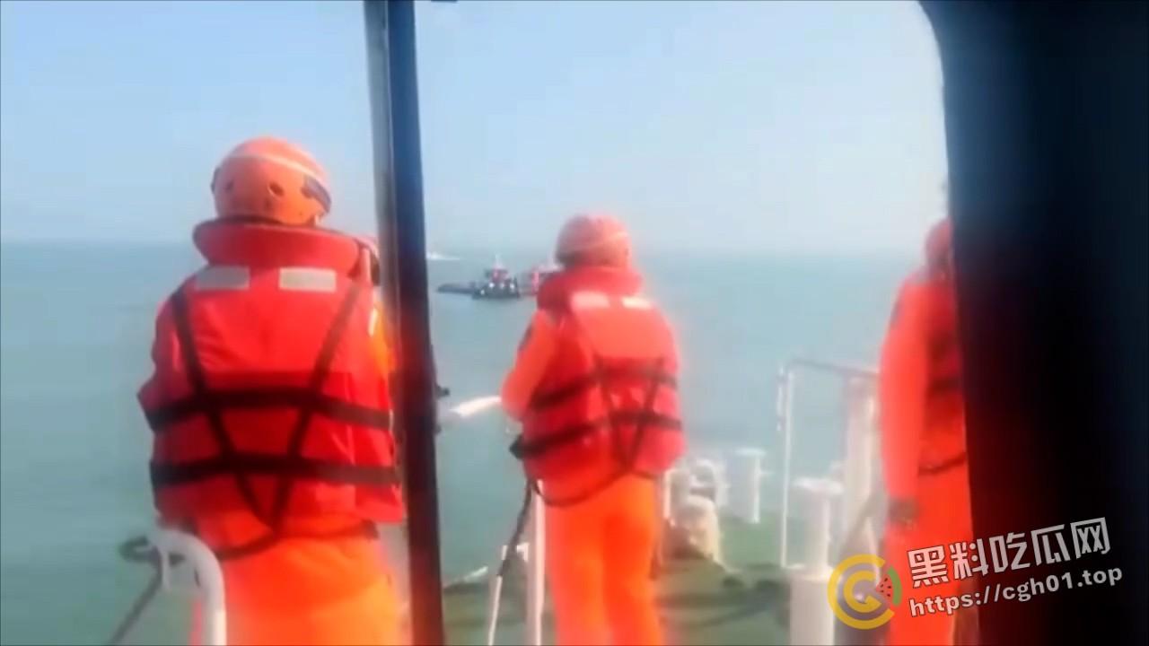 金门大陆渔民溺死事件 东部战区微博评论区被冲 溺死渔民打捞视频已经被删评论流出-7