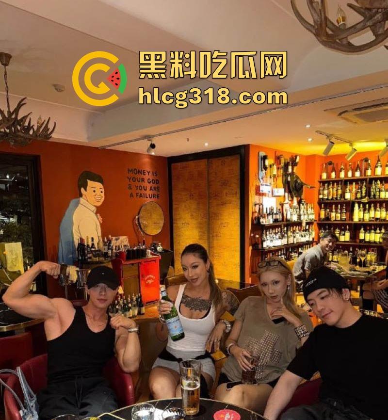 抖音健身翘臀网红【OKUBO大王】 不雅视频曝光！运动健身极致美臀，露点露逼特写 ，骚气十足！-5