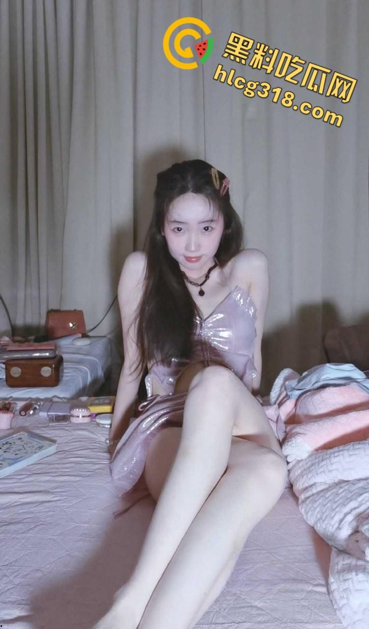 ASMR诱惑系列【YiDan的窝窝】，粉粉的玉足诱人心，发出的声音也很好听，心中的完美女神 !-7