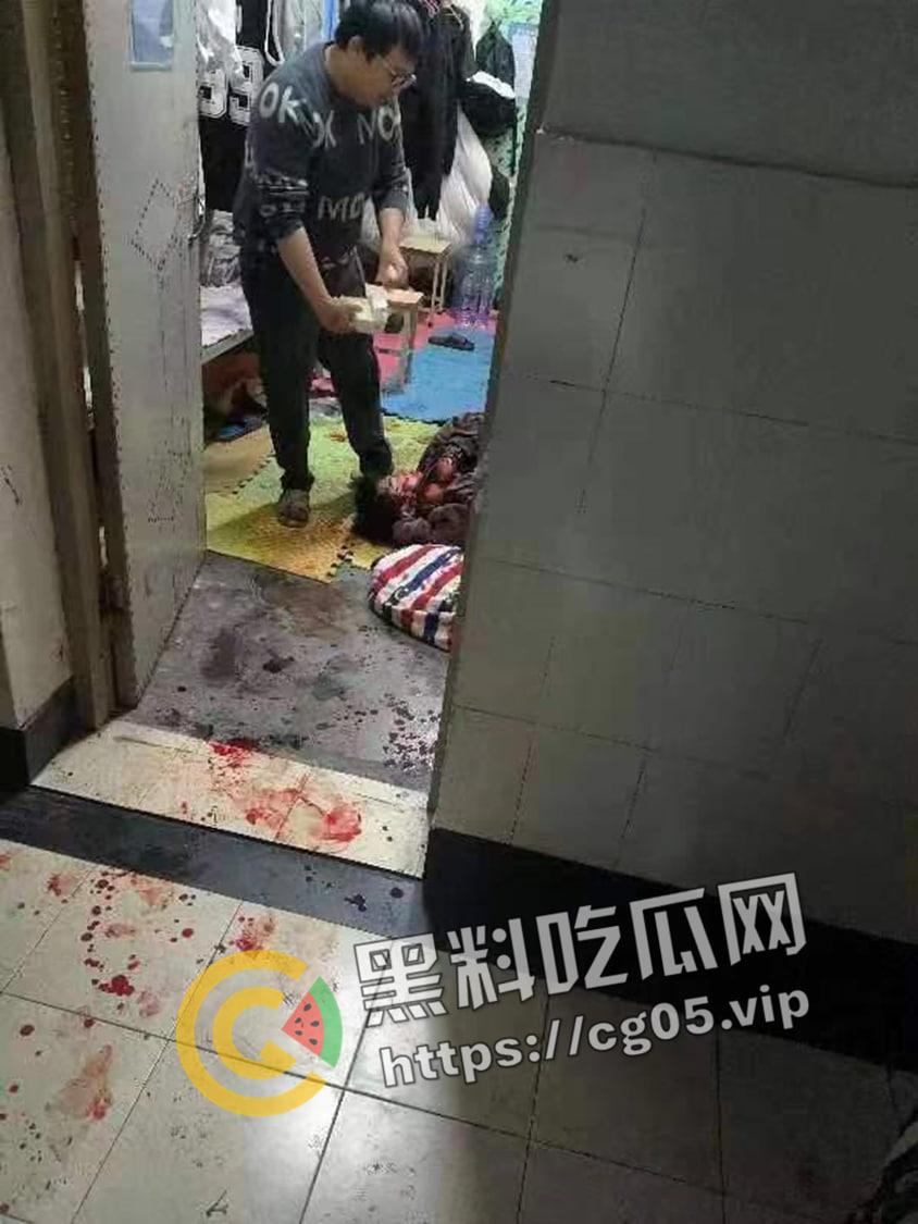 浙江中医药大学杀人事件！忍受不了舍友的吵闹将其抹脖后跳楼 留下遗书给父母 现场血腥画面流出-6