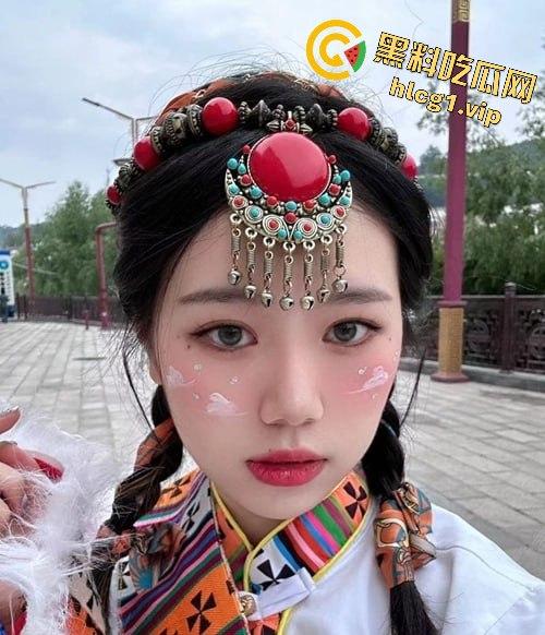 重庆反差学生妹段晓婷兼职游戏陪玩！金主调教下的自慰视频曝光！-3