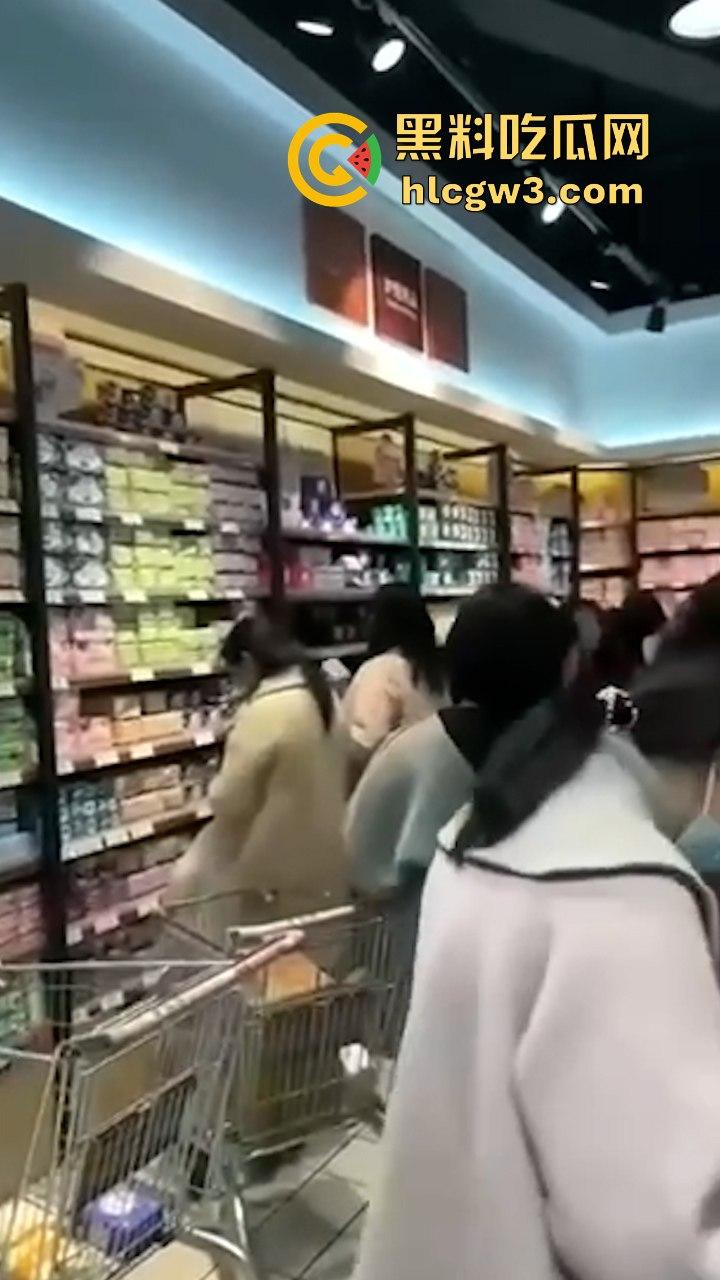 卫生巾集体塌房！女网友：怀疑过内裤和男人，唯独没怀疑过卫生巾-8