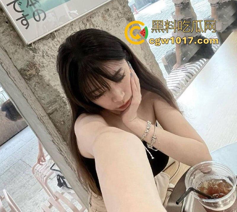 江南大学反差女大【谢晓芸】性爱视频流出，清纯学妹露脸口交挑逗无度，后入时肥臀高撅学长猛怼，简直淫靡至极！-2