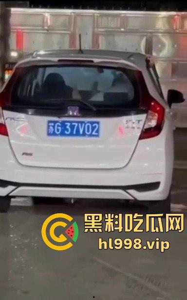 瓜友爆料现场抓包车震！用力猛干，绝对不是夫妻，吓得我站起来猛蹬！-2
