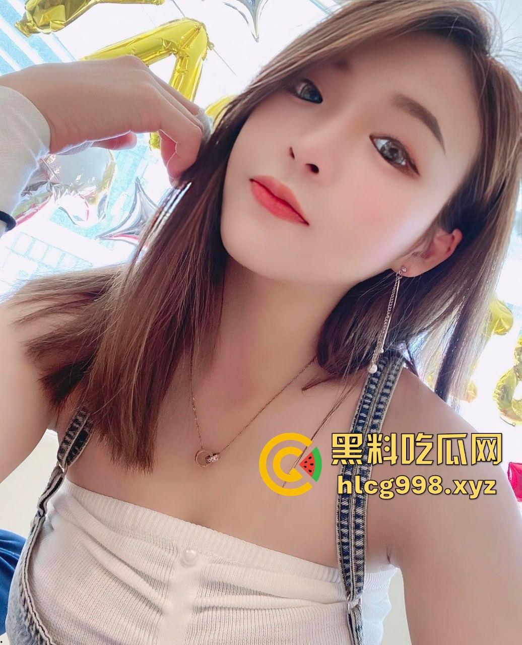 吉林美少女【欧阳依云】居家全裸自拍视频云盘被爆，骚里骚气的身材全曝光！-1