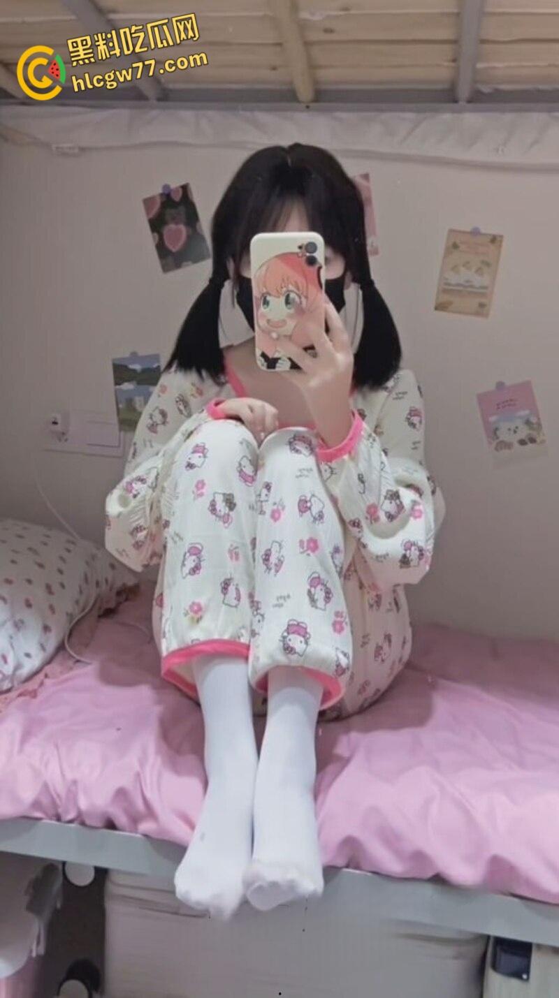 抖音网红博主 白白瘦瘦的幼小态萝莉妹妹 不要凶小乖 私人定制合集 玉足白袜淫语羞辱 足交足控福音！-2