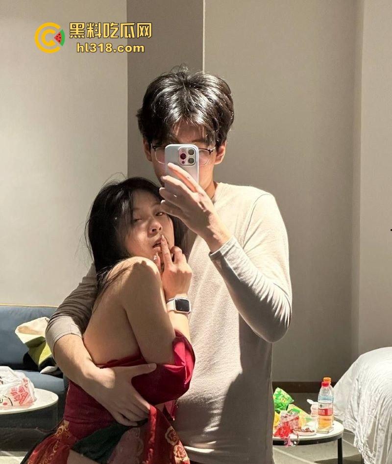 湖南大学反差学妹【昌志颖】性爱视频被男友泄密，露脸口交吞吐肉棒，翘臀迎合后入淫荡不已！-1