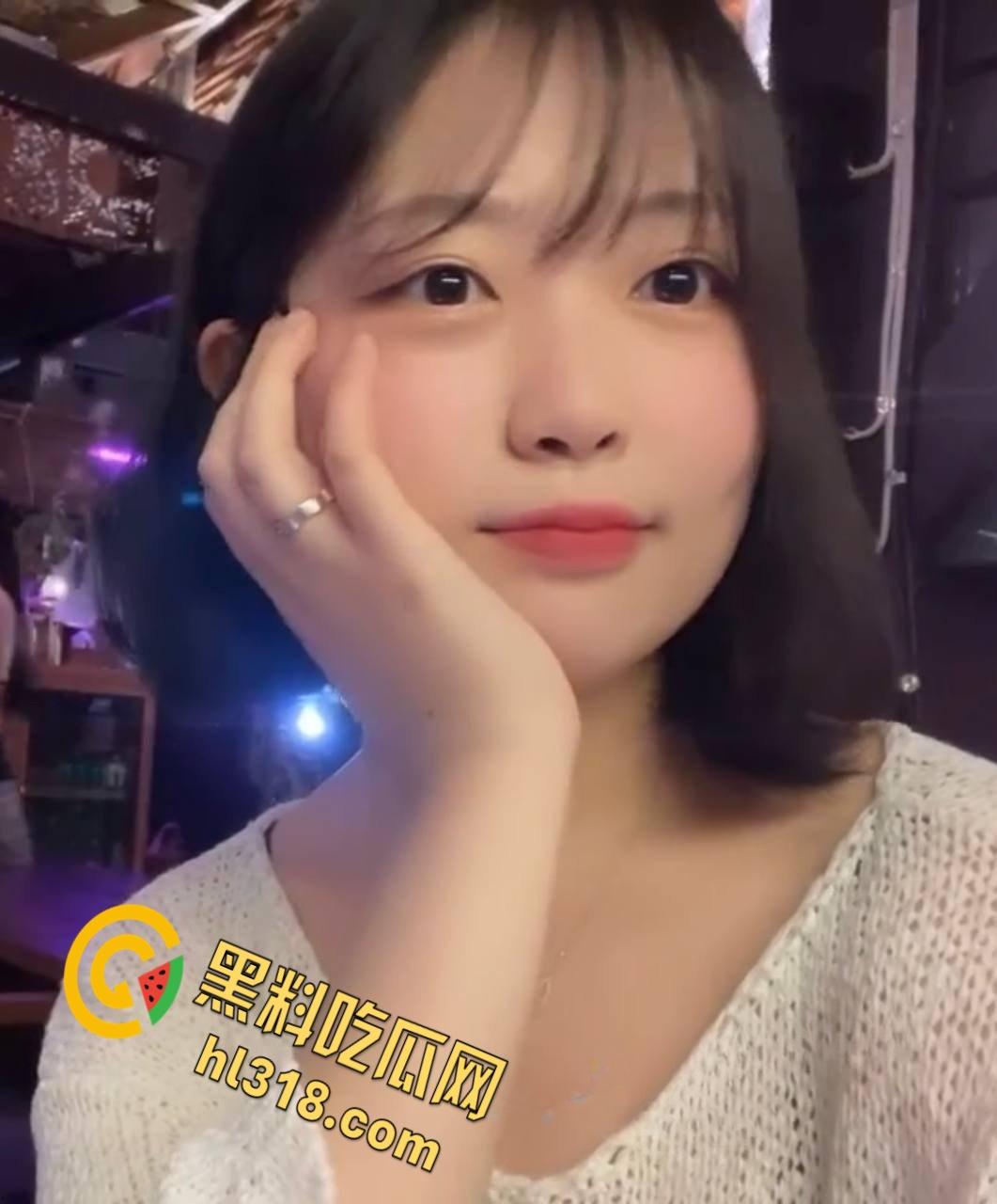 韩国极品女大学生【梨花江】，中国旅游乱情记，与多名男子激情口交，后入狂插骚逼内射 !-3