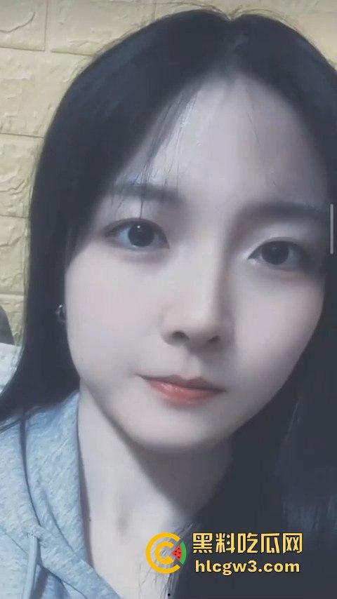 师大女研究生【范姬】高冷外表藏着骚浪灵魂，最爱被后入，叫声浪到骨子里！-3