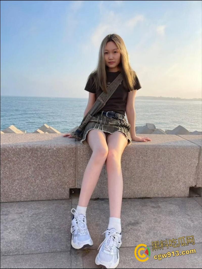 沈阳大学嫩妹【郭子萱】，情趣护士制服性感诱人，被男友蒙眼调教白丝足交， 中出颜射一脸太反差了 ！-2