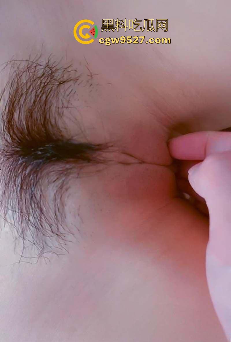 真实姐弟乱伦历程，强行暴操睡午觉的姐姐，无套猛操高潮迭起，曼妙呻吟不绝于耳！-6