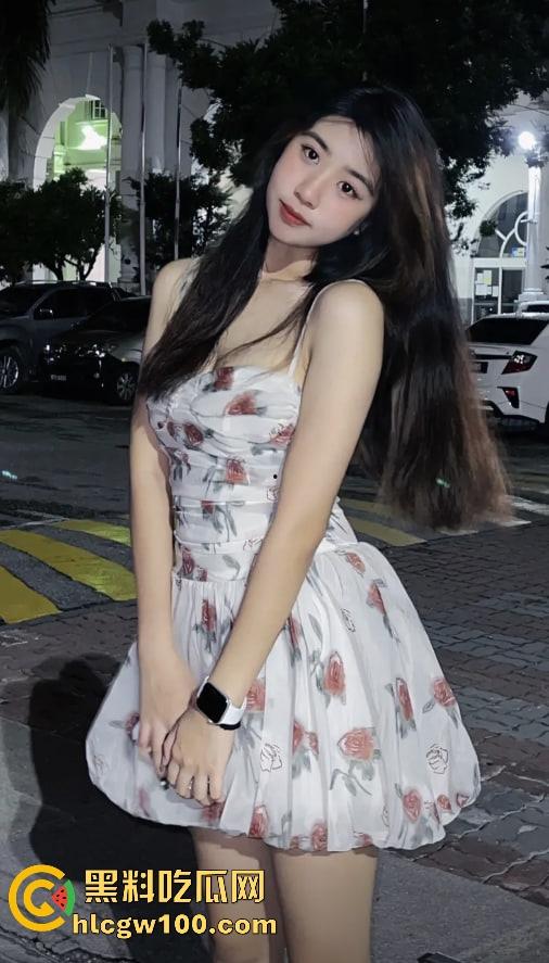 抖音10W粉网红【凯莹】福建骚鸡03年的货，包月3万随便玩，深喉爆操服务满分，有钱人的快乐真他妈让人酸！-11