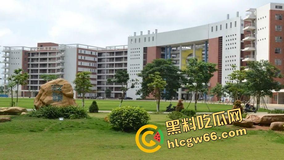 广东肇庆技师学院学生集体炸场？不满学校管理，楼上扔鞭炮砸东西，气氛直接升级成反校运动？-1