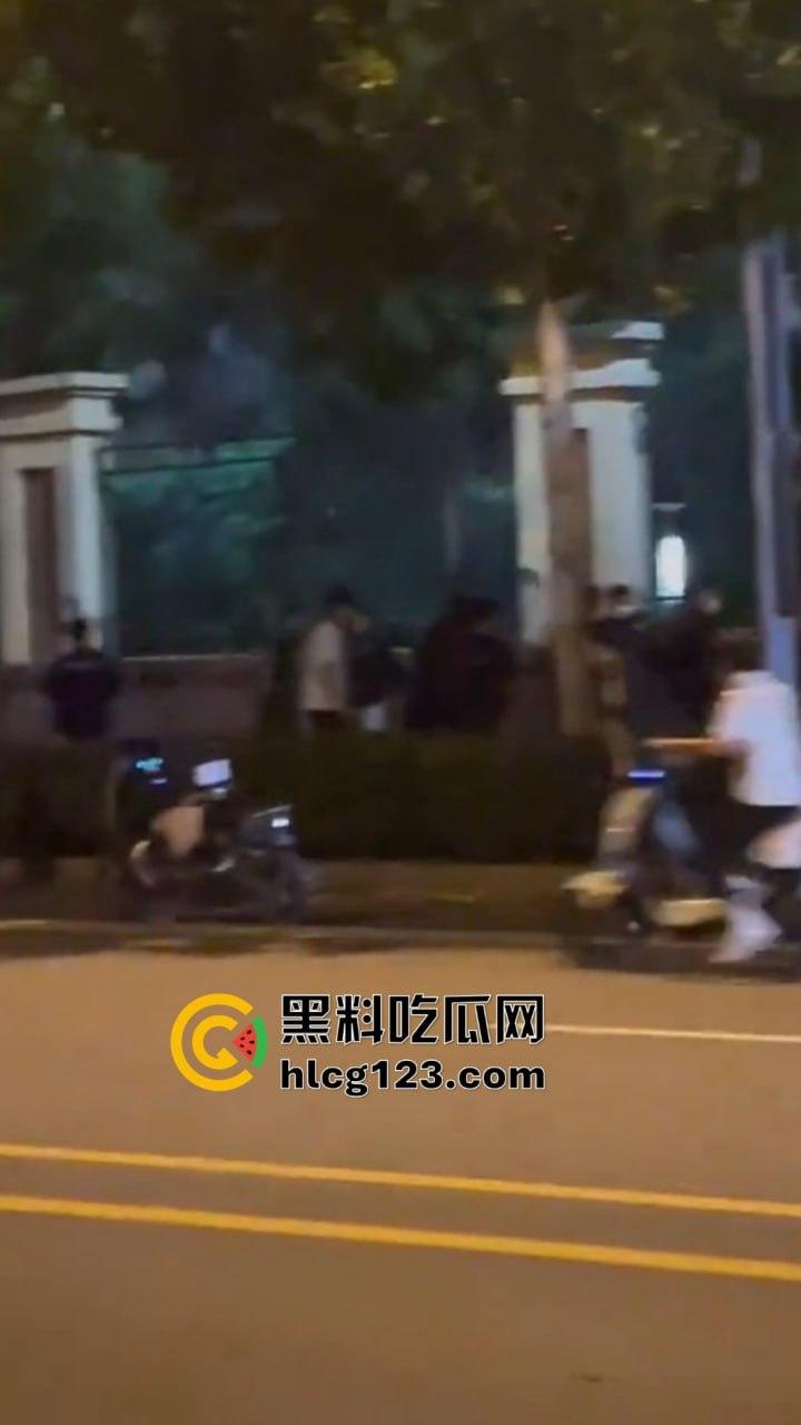 山东菏泽精神小伙群架约战！9月15日单县五中热闹了，郭有才的老家果然还是能打！-12