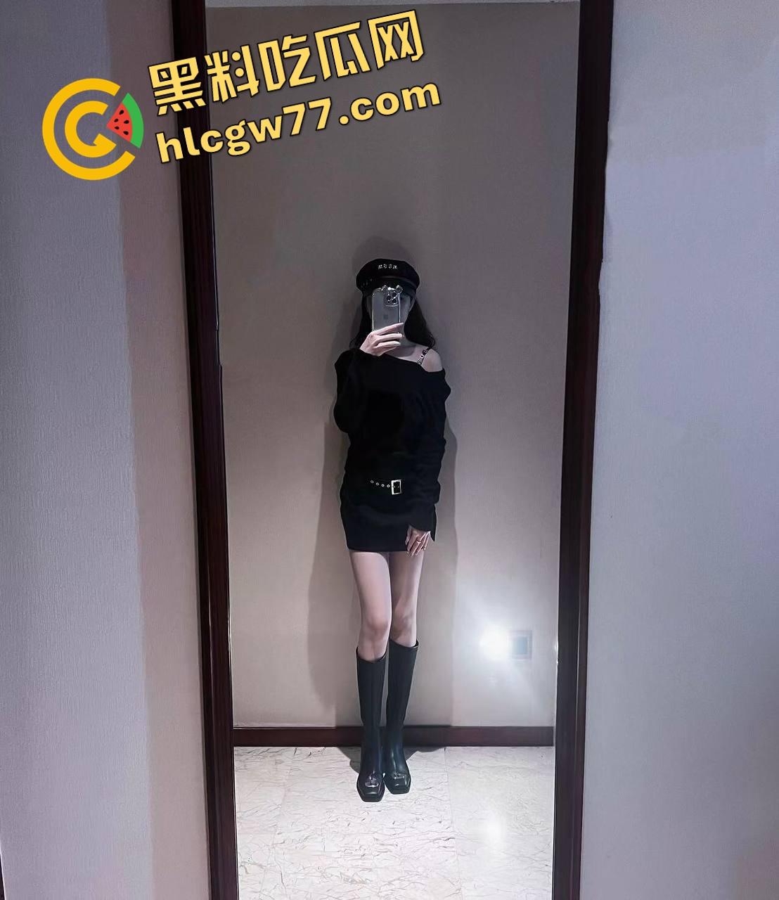 上海大佬酒店爆肏00后骚妹美少女，半腿袜口交足交双管齐下，钱给到位了妹子也不介意被拍！-4