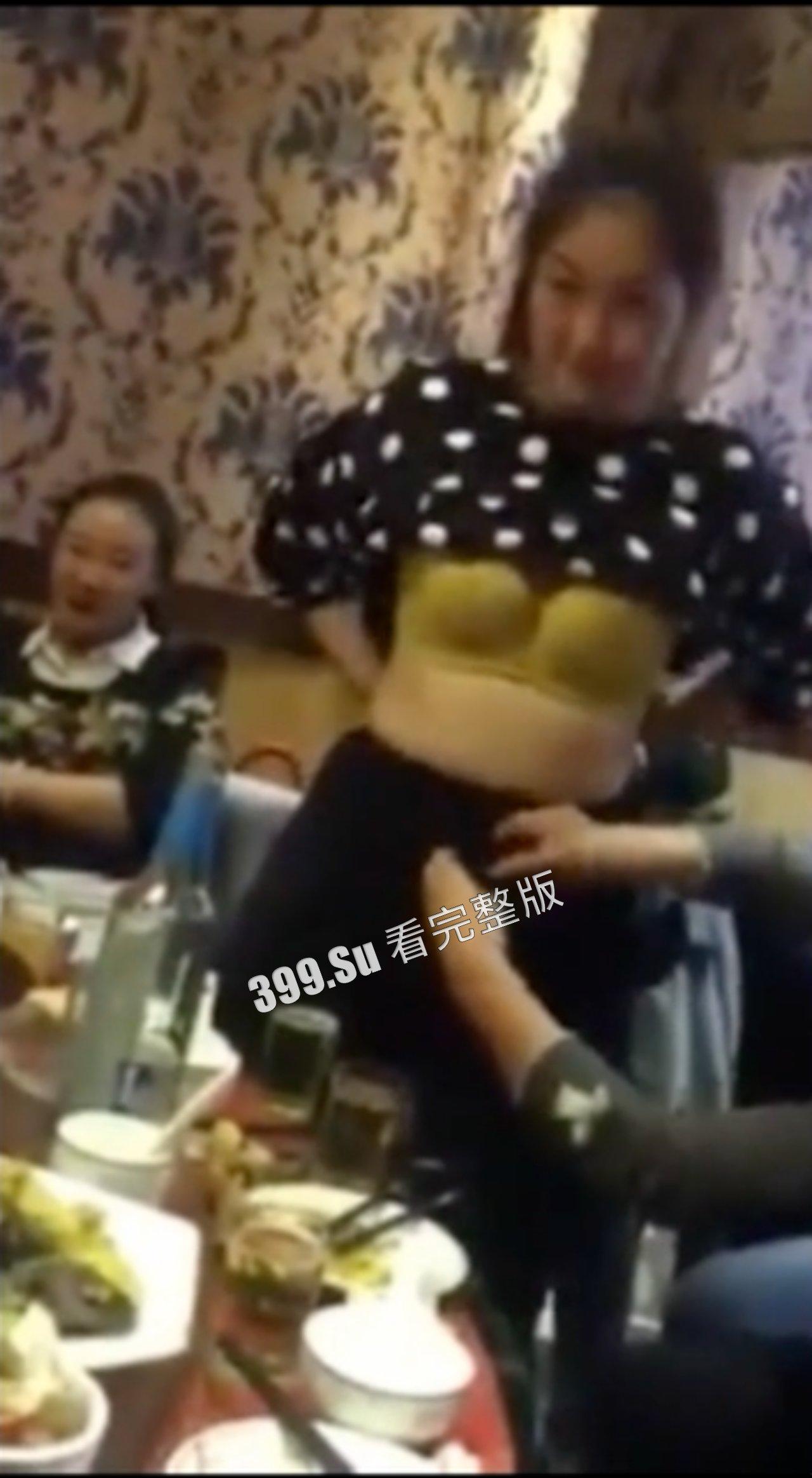 饭局上的骚浪贱  她们是懂怎么活跃气氛的-3