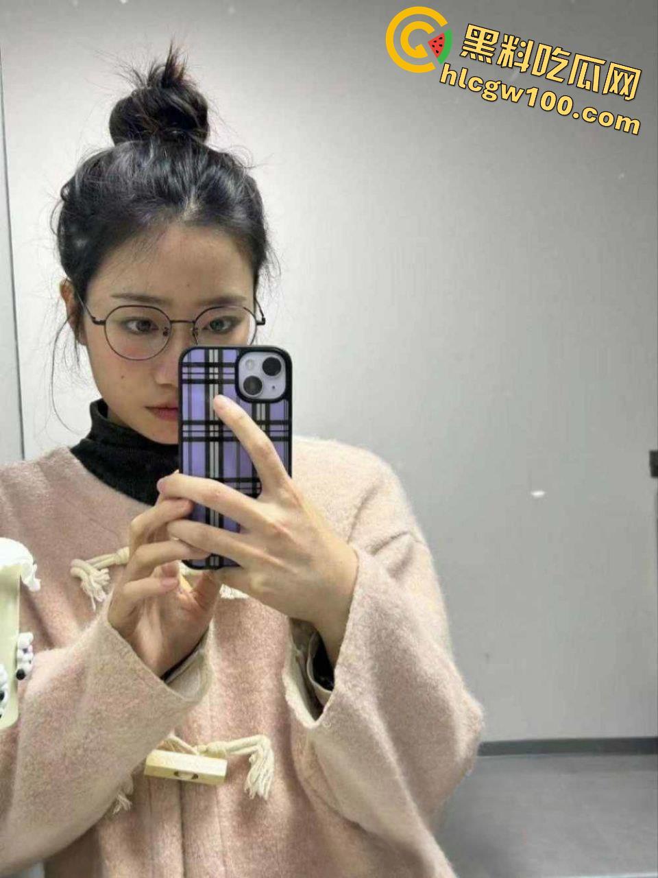 山西文理学院【刘美莹】品学兼优的花季少女沦为学长的私人玩具,身上写满淫言荡语口爆吞精-1