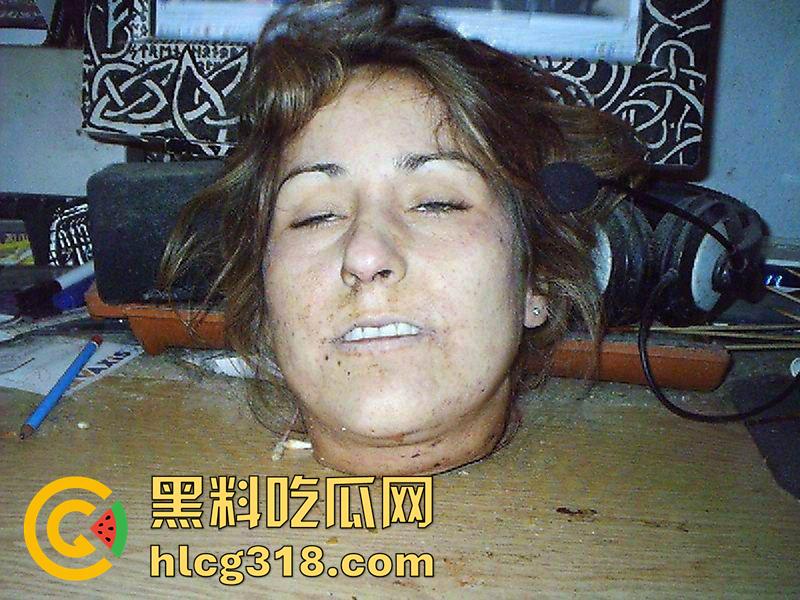 南美毒枭真实肢解女人现场，不枪毙直接割喉砍头，活生生直接割头卸四肢，全程绝望惨叫，胆小者勿入！-3