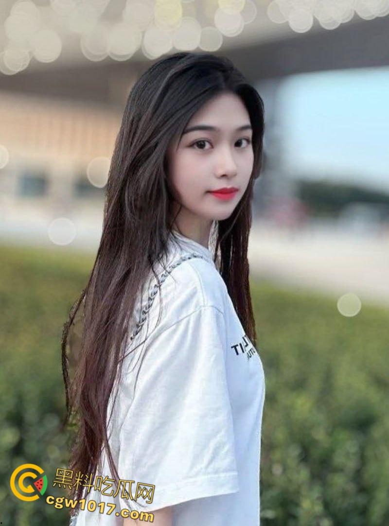 上海反差学生妹【李斯婷】表面清纯女神实则风骚母狗，白虎骚穴自慰猛插，白浆直流！-2