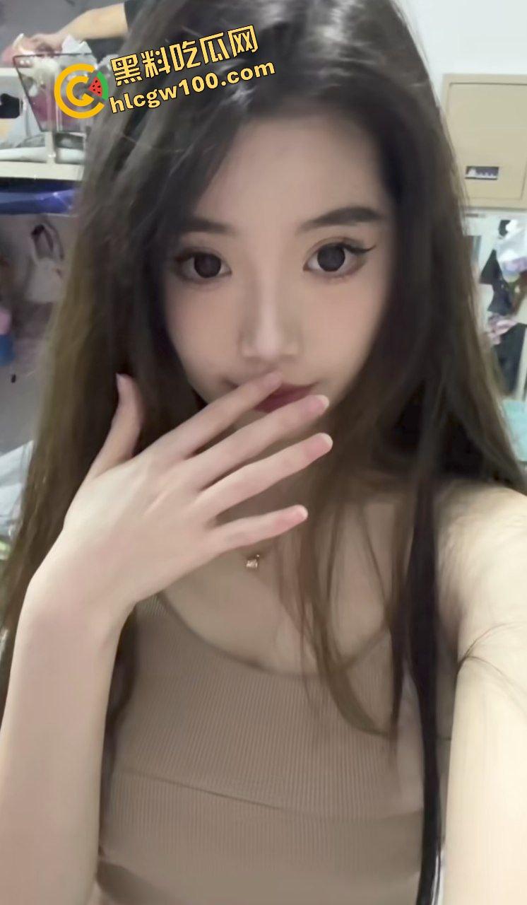 青岛职业高挑炮架女大学生【胡紫瑜】包臀裙高档酒店激情约炮 直插骚逼直晃奶！独家曝光流出！-4