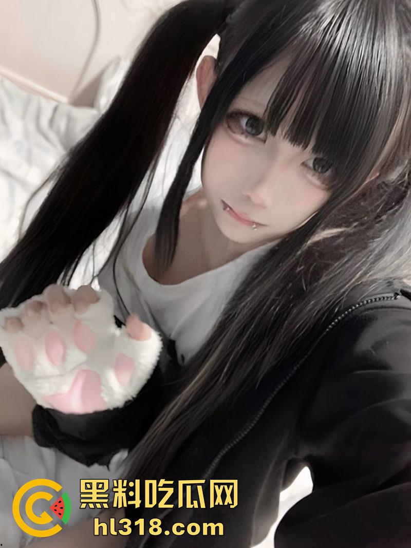 约炮172cm极品萝莉，肌肤如牛奶般白嫩，美乳硕大蜜桃臀饱满，小穴粉嫩无毛，这波的确是羡慕了啊！-1