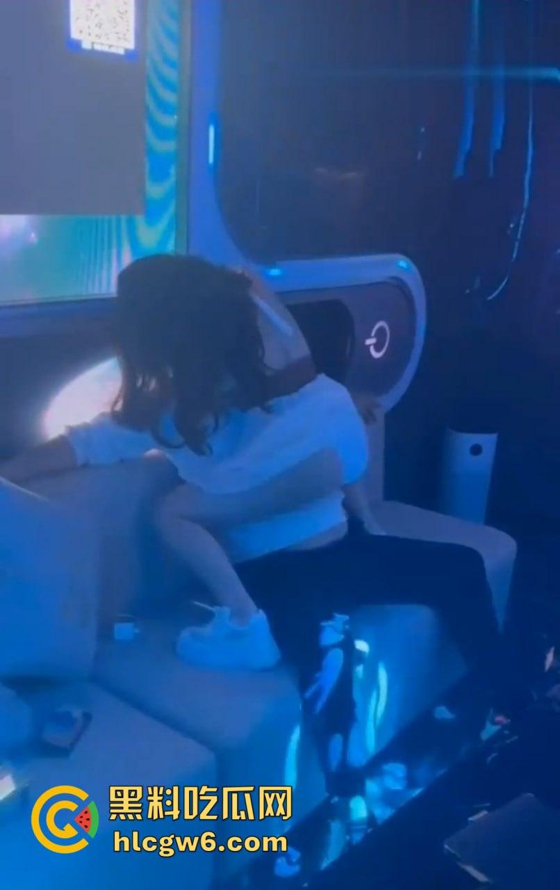 KTV坐台女包间骚操作全解析!口交、做爱、裸舞样样全 公共场合直接开车 商K玩法科普让你打开新世界!-13