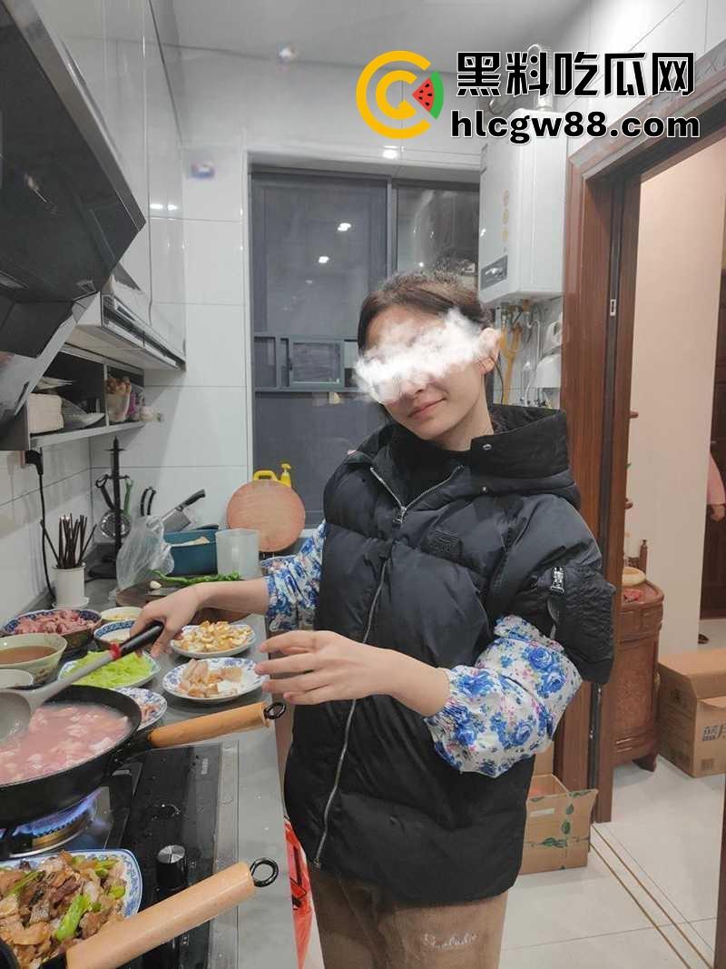 娶个骚浪老婆爽翻天，一人多肤小护士，黑丝角色扮演日日操新老婆，鸡巴天天没软过！-1