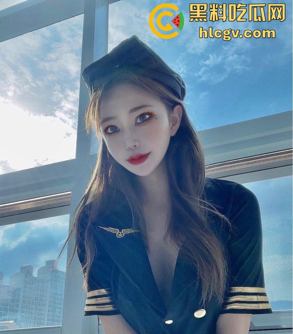 工作累了火气大？看看OF高颜值反差婊【女王】最新福利！前凸后翘，妥妥的泄欲神器！-15