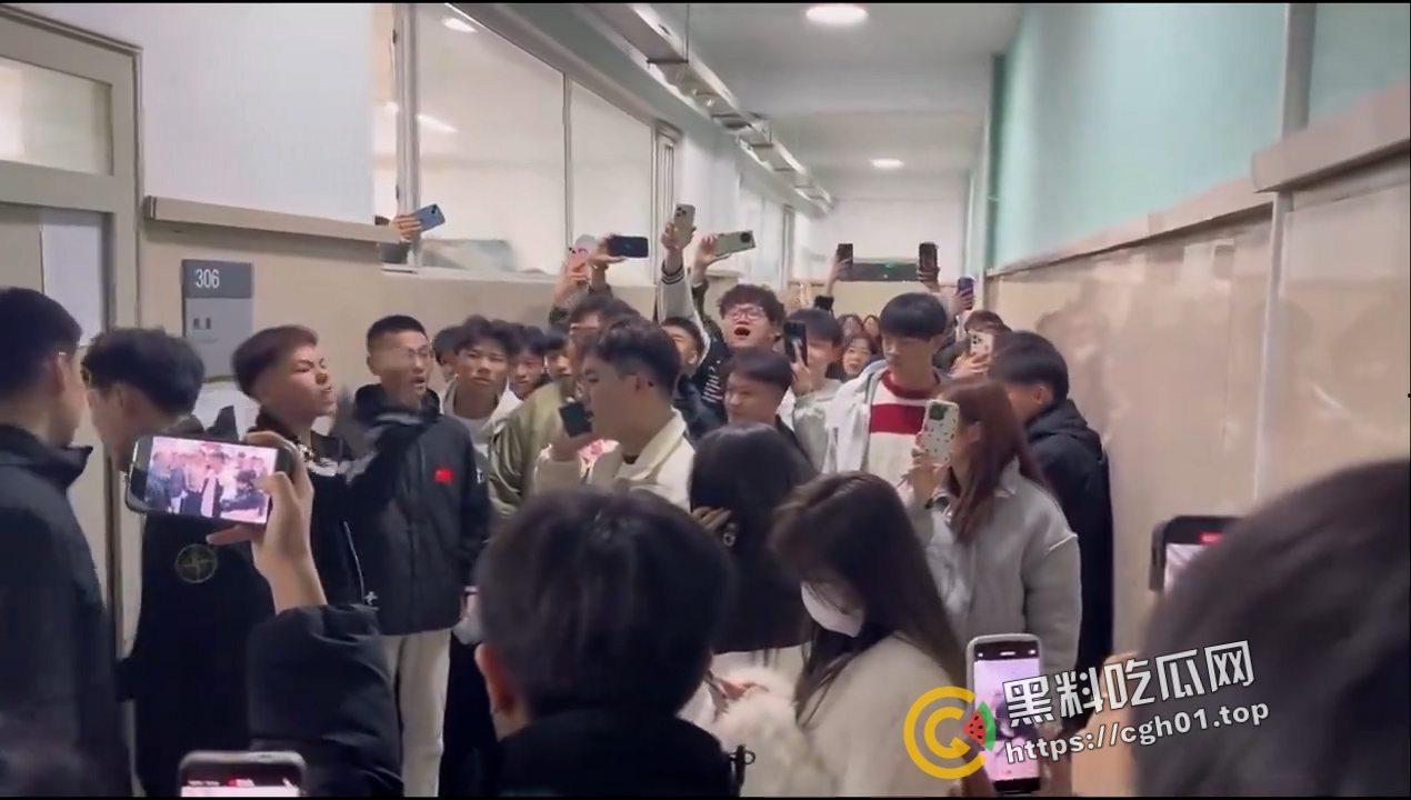 长春健康职业学院大瓜！学生们集体抗议学生会长期霸凌 这是黑社会啊 符合对大专东北银的客观印象-2