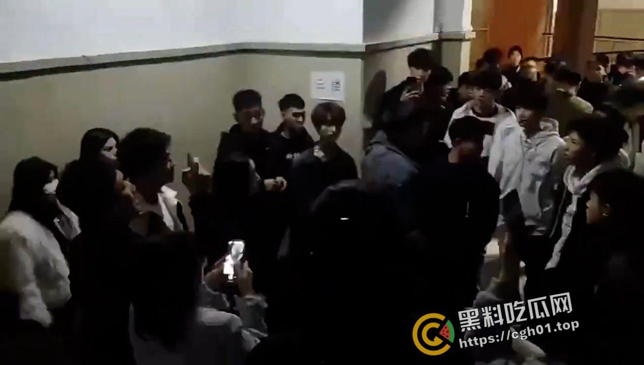 长春健康职业学院大瓜！学生们集体抗议学生会长期霸凌 这是黑社会啊 符合对大专东北银的客观印象-8