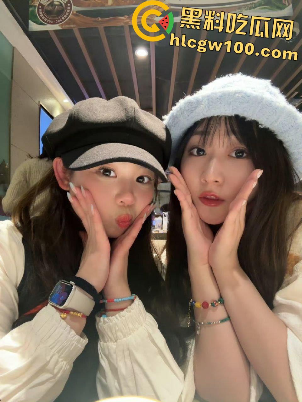 天津【郝天莙】按主人命令社死曝光，高颜值粉嫩白虎骚穴，纹身肥臀玩肛塞-7