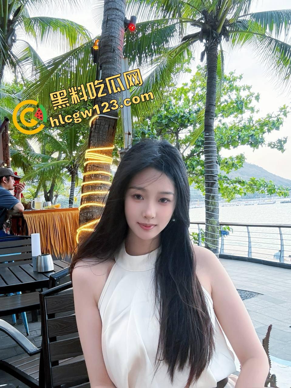 玩的真的花，当自己是花埋土里让人轮流浇尿喝尿，还认真说要快快长大哦，人形母狗癖癫到极致！-5