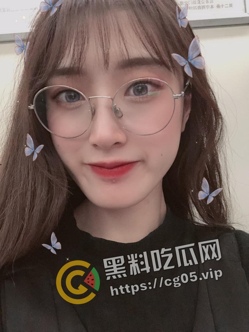 眼镜一摘 火力全开！研究生反差婊摘掉眼睛疯狂口角 涡轮压缩机上身疯狂榨精 研究生肉片就是好吃-6