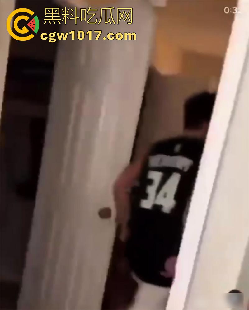 最屌捉奸时刻，都挨拳头了还没拔出来，全程对峙鸡巴一直在逼里，这是还打算继续么？不射出来誓不罢休啊！-2