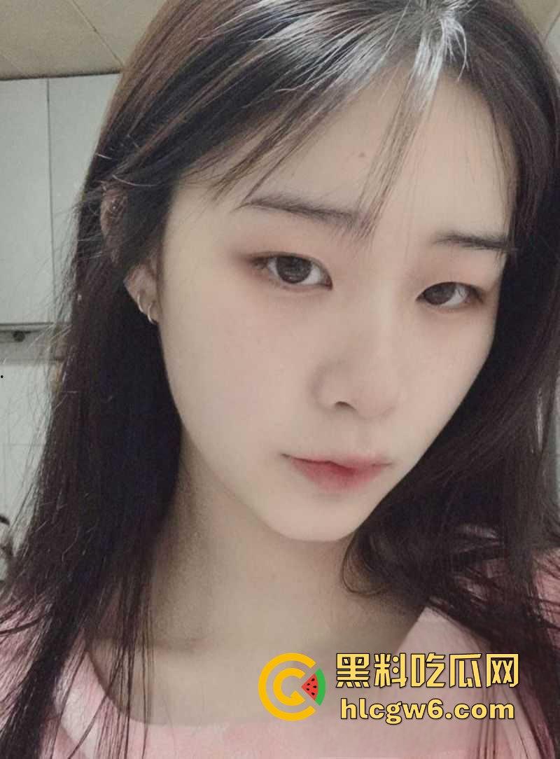 上海东方牧场名不虚传 洋大人一出场 妹子当场湿身舌吻 越亲逼越痒直接厕所开战 吃瓜群众围观拍下爱情大片！-5