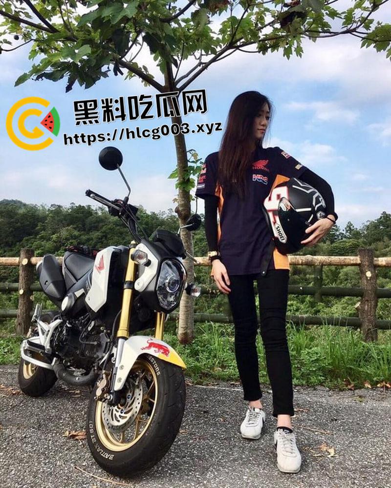 靓妹骑着机车 你在床上骑着靓妹！男人的终极梦想 长腿貌美反差婊 举着腿猛干-1