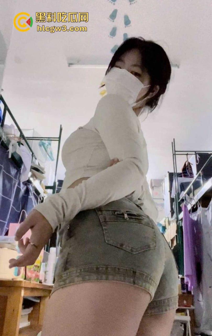 福建漳州职校蜜桃臀反差婊【黄佳怡】 骚气自拍加约炮视频曝光，这骚货反差大到离谱！-5