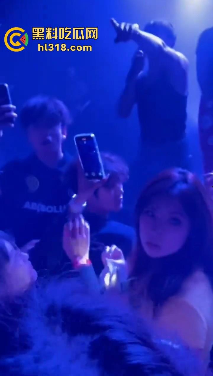 杭州TrapCN酒吧，猥琐男近距离射美女腿上，猥亵行为引发全场diss，你别说这哥们挺hip hop的！-9