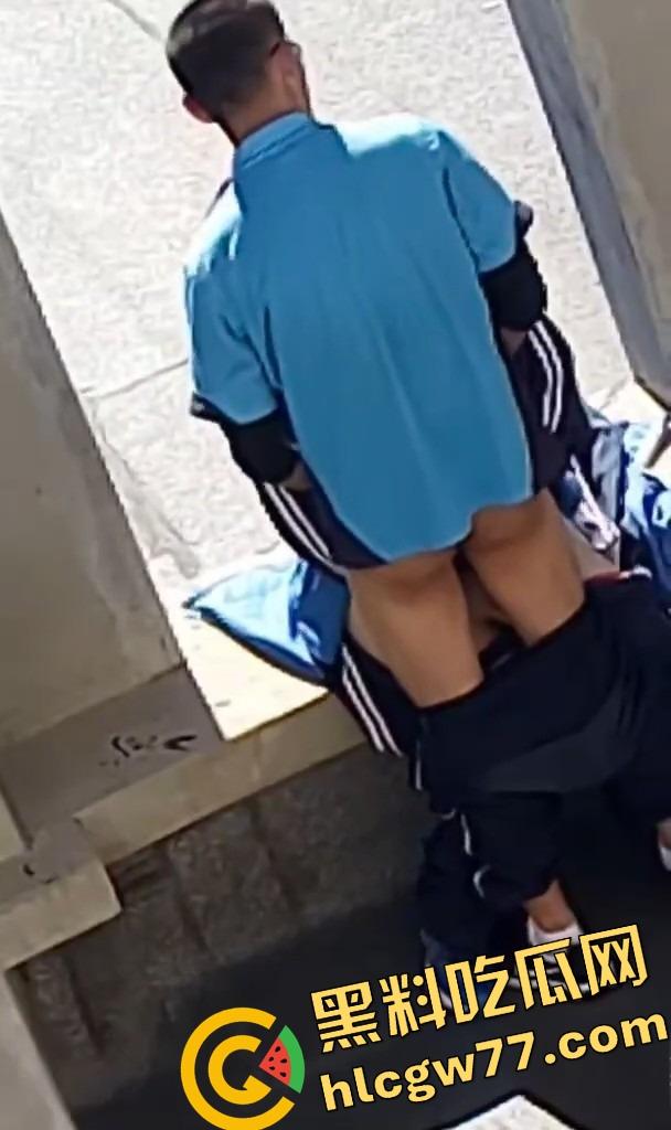 惠州二中高中情侣校服下偷偷开干，从抠逼亲热到无套换姿势，青春就是敢，Just do it！-8