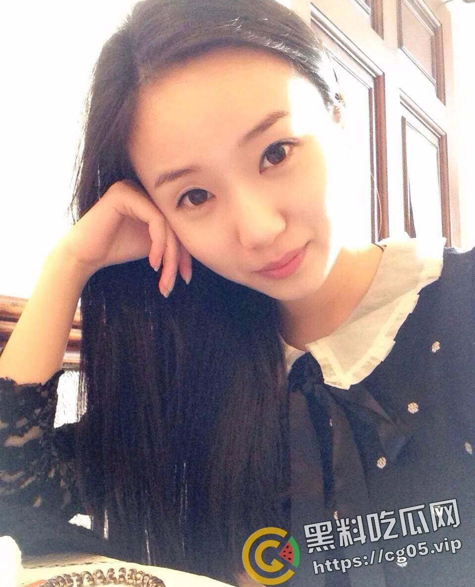 西安某高校中外研究办主任【施梦如】学生曝光 婚内出轨约炮 和学生乱搞 最喜欢被颜射 私密照片和视频被曝光-1