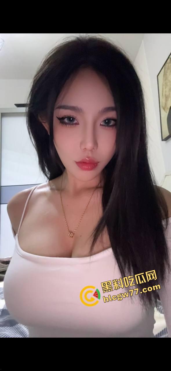 厦门街头任务式调教，鸡巴随时随地上线，穿裙子就是方便完成主人的命令！-2