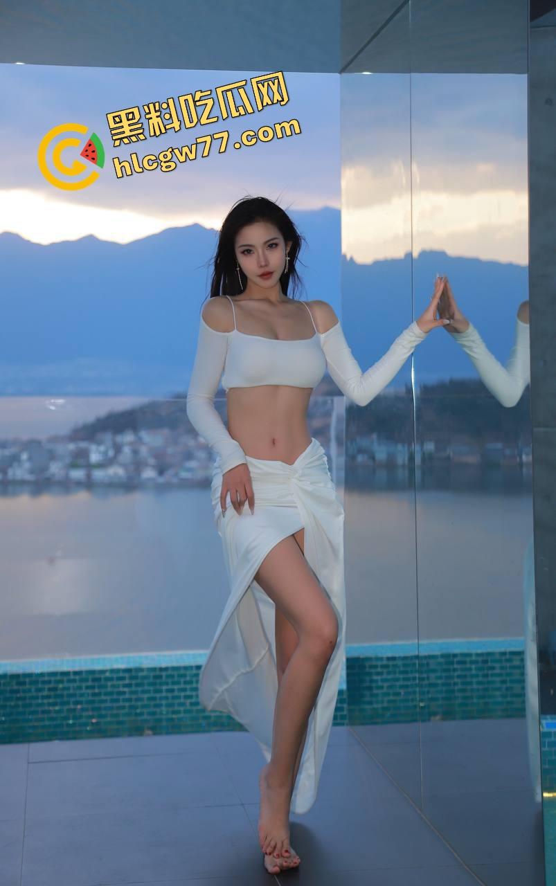 厦门街头任务式调教，鸡巴随时随地上线，穿裙子就是方便完成主人的命令！-5