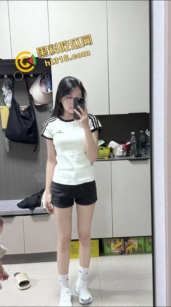 宁波万象城柜姐『赵媛幂』天生白虎馒头逼，极品小穴光蹭牛子就让人爽飞，大哥太多一月都约不到一次！-2