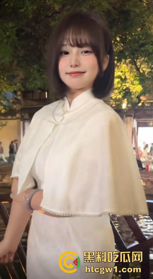 B站福利姬【凹兔嫚】翻车！火锅炖兔仔舰长福利曝光，童颜巨乳狼友直呼顶不住！-8