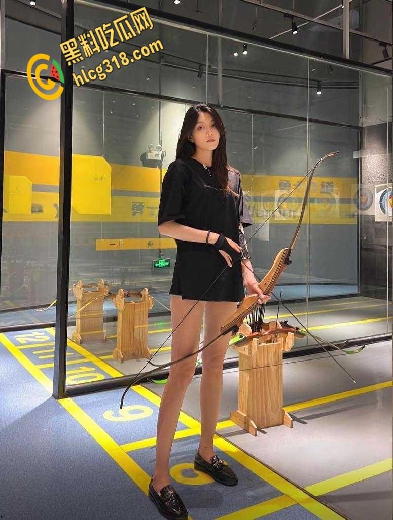 靶场射箭媛勾引诱惑，黑丝秘书陪你玩到爽，从弓弦震响到床上69陪睡，现在办卡还来得及吗？-2